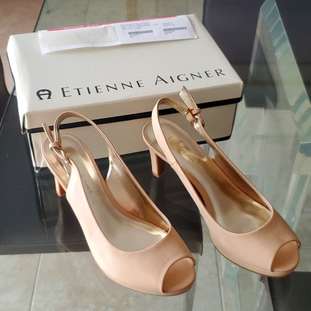 NIB Etienne Aigner tan patent 3" open toe sling back shoes